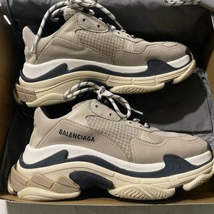 BALENCIAGA TRIPLE S SNEAKER BEIGE WHITE AND BLACK